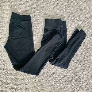2 LOFT & Lou/Grey Pointe Thick Black Leggings